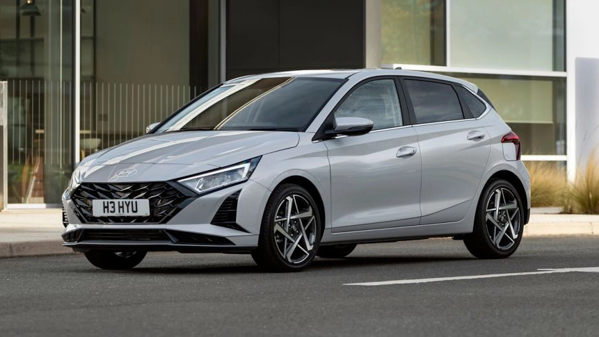 Hyundai i20 small cab rental for Varanasi tours